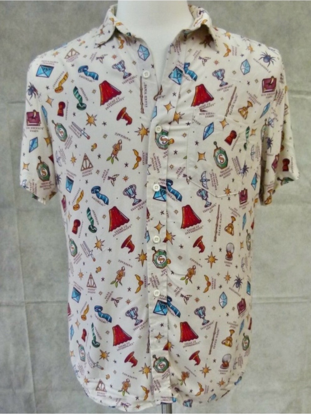 Wizarding World Men's 2X Harry Potter Magical Item Printed Button-Up SS Shirt